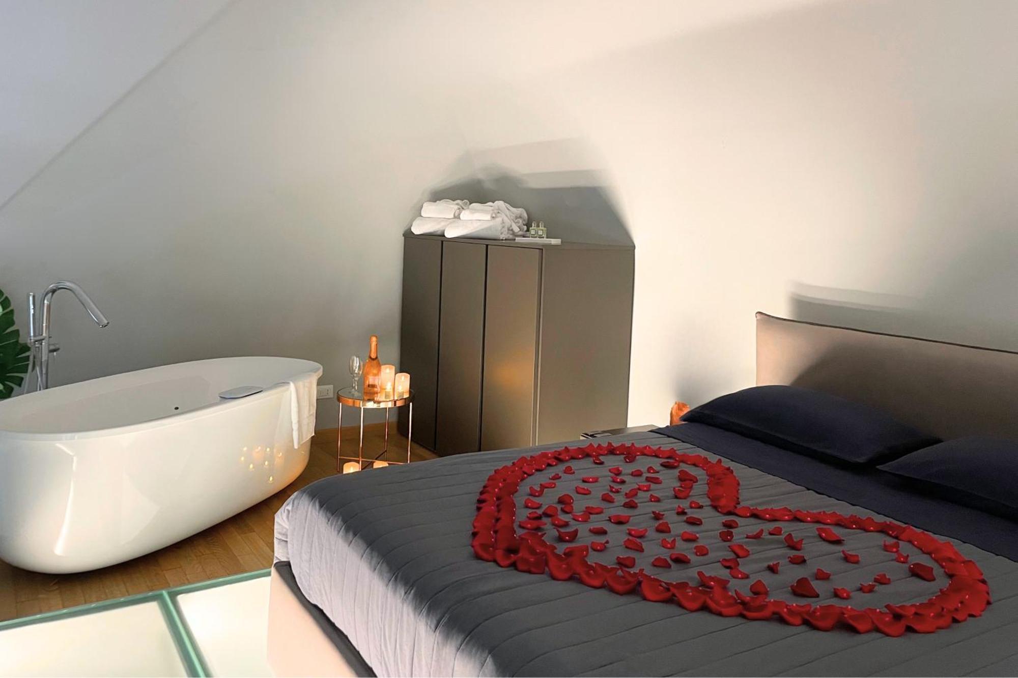 Jacuzzi Luxury Apartment In The Town Centre Турин Екстер'єр фото