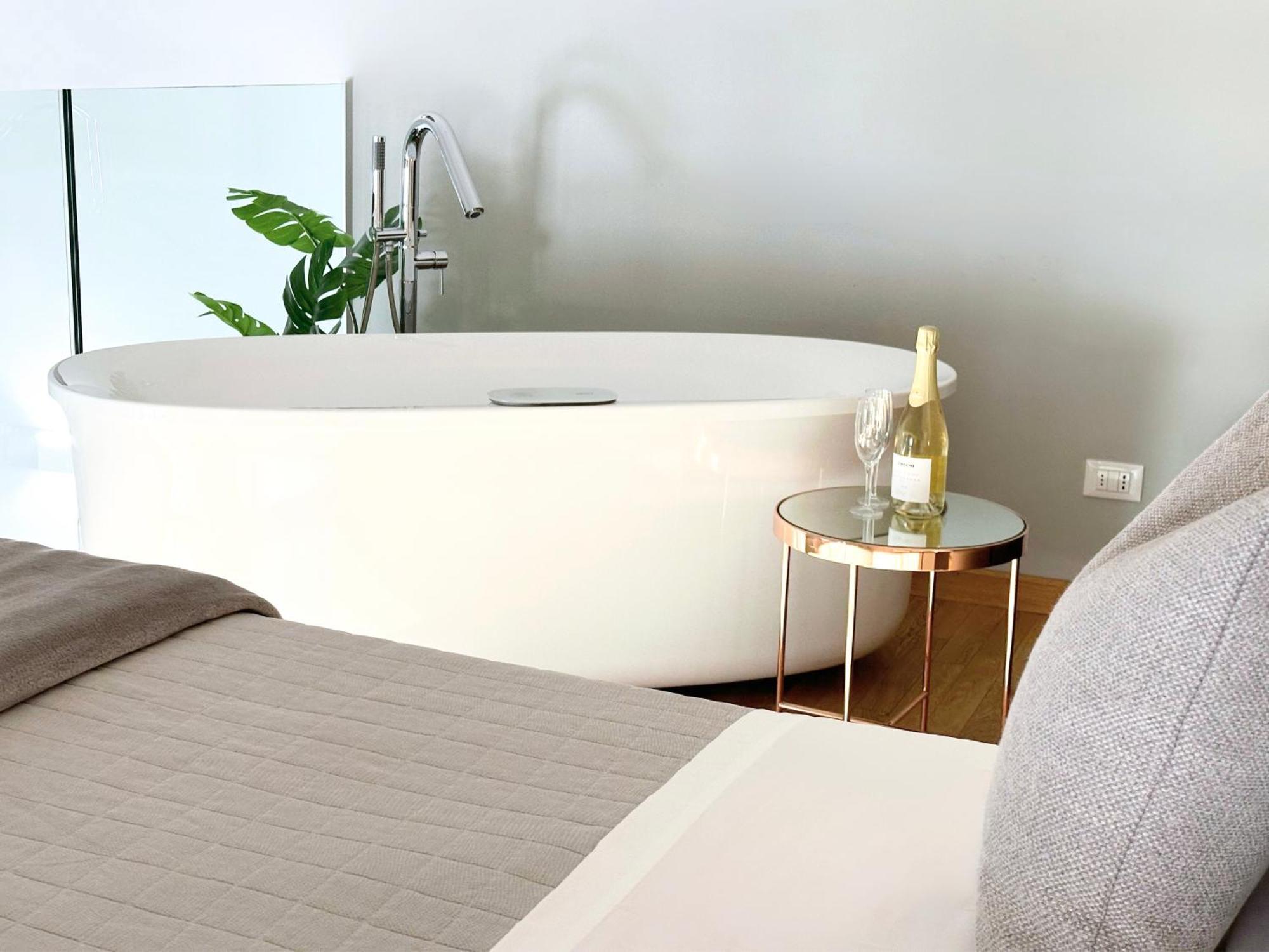 Jacuzzi Luxury Apartment In The Town Centre Турин Екстер'єр фото